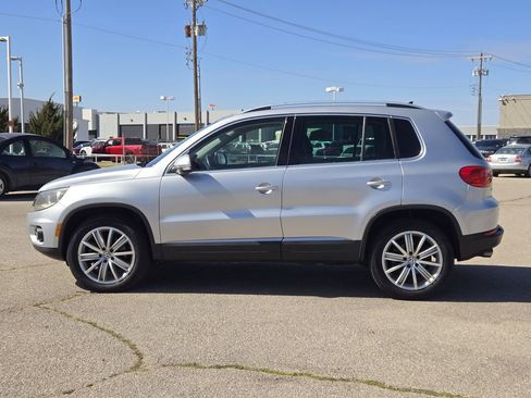 Used 2015 Volkswagen Tiguan SE image 4