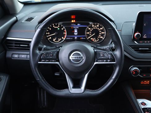 Used 2020 Nissan Altima 2.5 SR FWD image 16