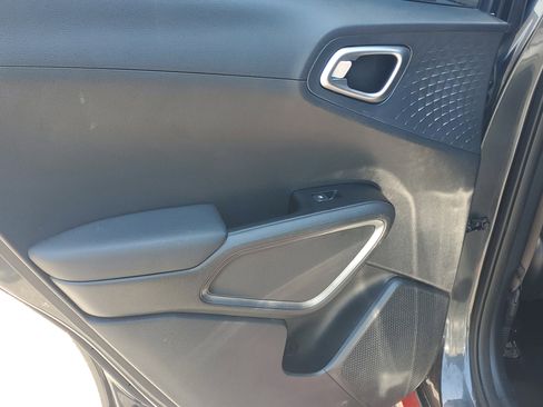Used 2022 Kia Soul GT-Line FWD image 11