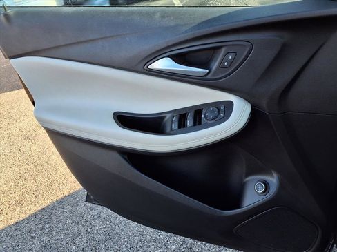 Used 2021 Buick Encore GX Select image 22