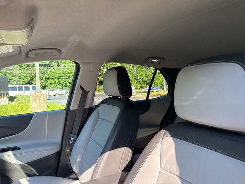 Used 2021 Chevrolet Equinox Premier AWD/4WD image 3