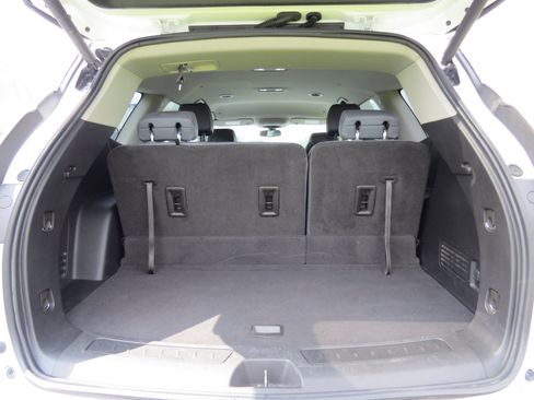 Used 2021 Buick Enclave Essence image 20