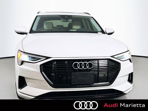 Used 2022 Audi e-tron Premium w/ Convenience Plus Package image 2