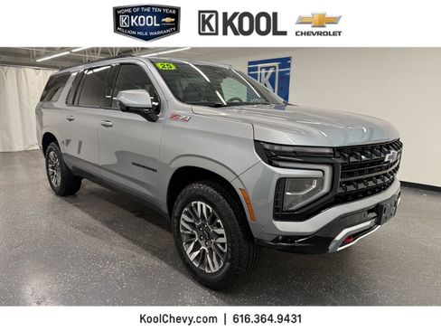 Used 2025 Chevrolet Suburban Z71 image 1