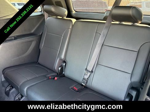 Used 2023 Chevrolet Traverse Premier AWD/4WD image 15