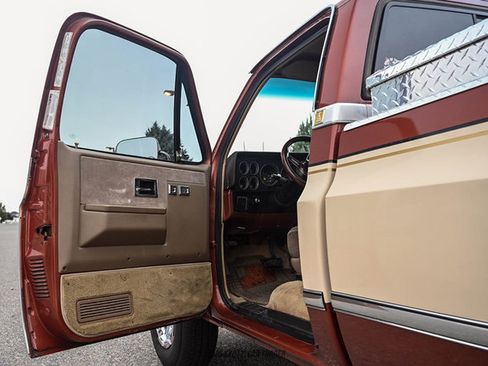 Used 1987 Chevrolet C/K Truck 2500 RWD image 48