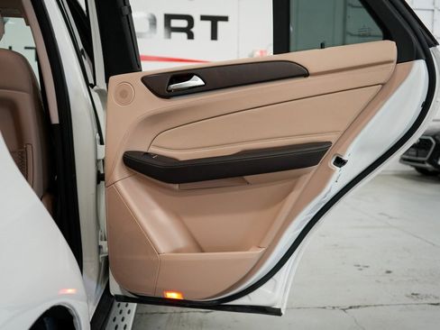 Used 2019 Mercedes-Benz GLE 43 AMG 4MATIC w/ Premium 2 Package image 24