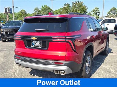 New 2026 Chevrolet Traverse LT w/ Driver Confidence Package FWD image 8
