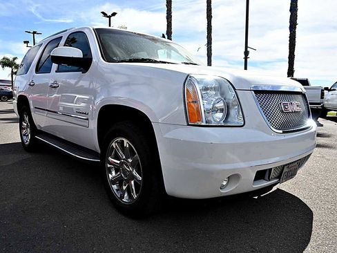 Used 2013 GMC Yukon Denali image 3