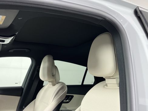 Used 2025 Mercedes-Benz GLC 300 4MATIC image 14