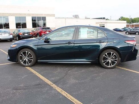 Used 2018 Toyota Camry SE w/ Moonroof Package FWD image 7