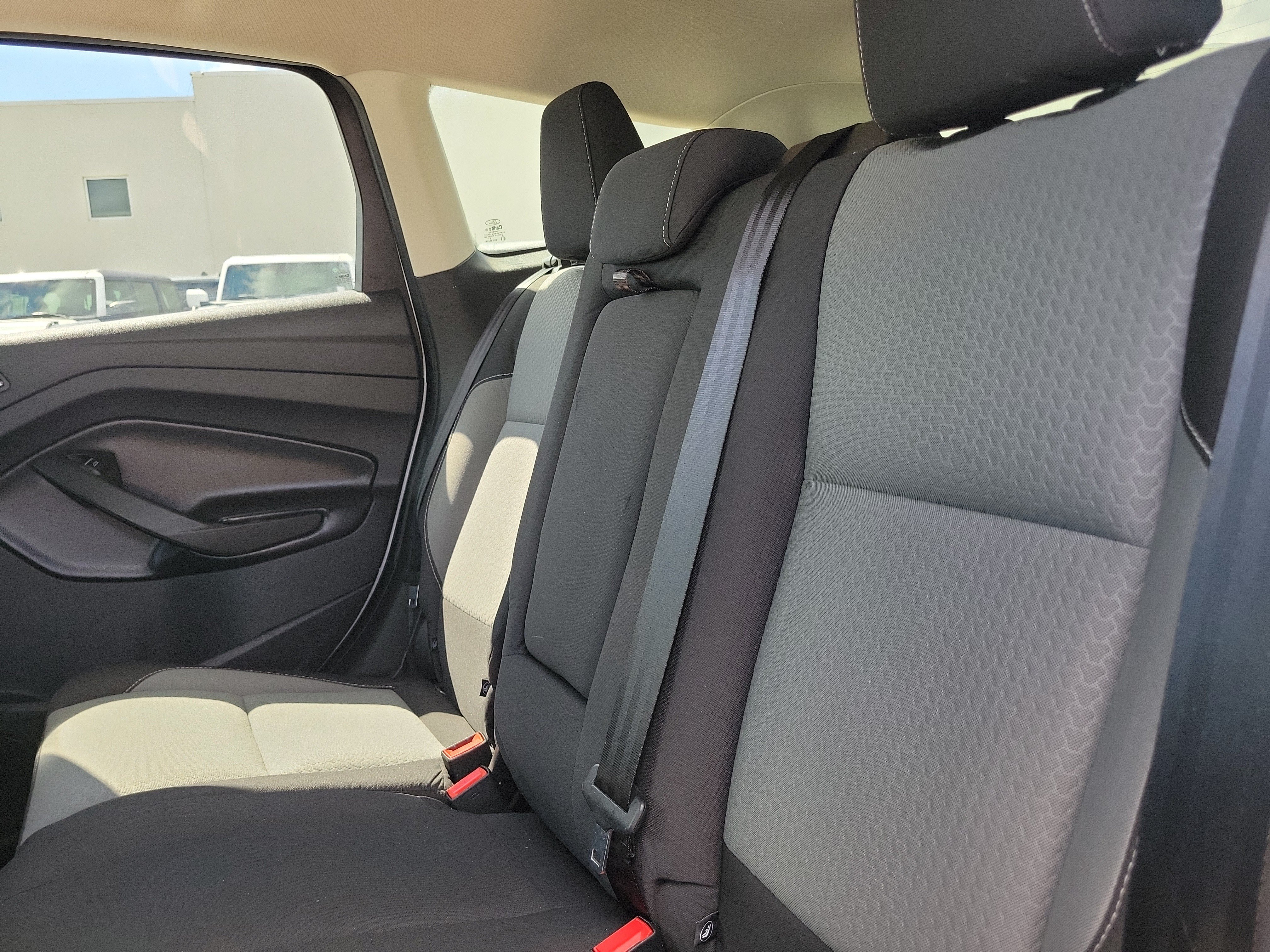 Used 2019 Ford Escape SE FWD image 19