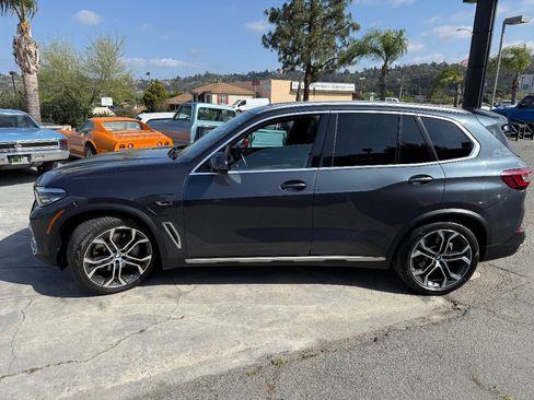 Used 2022 BMW X5 xDrive45e w/ Climate Comfort Package AWD/4WD image 7