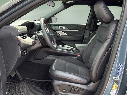 Used 2025 Ford Explorer ST AWD/4WD image 11