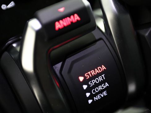 Used 2021 Lamborghini Urus image 27