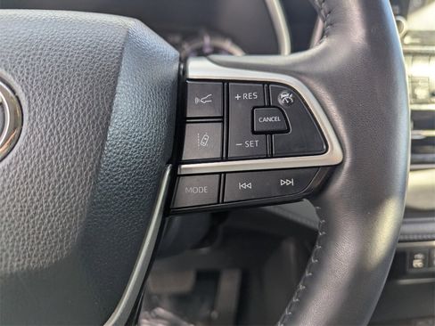 Used 2022 Toyota Highlander Limited image 31