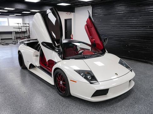 Used 2006 Lamborghini Murcielago Coupe image 13