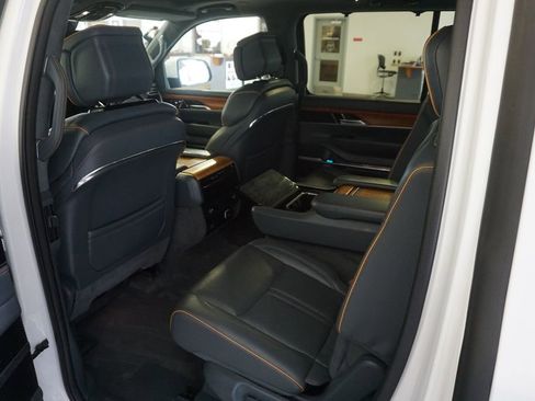 Used 2022 Jeep Grand Wagoneer Series II w/ Convenience Group III AWD/4WD image 24