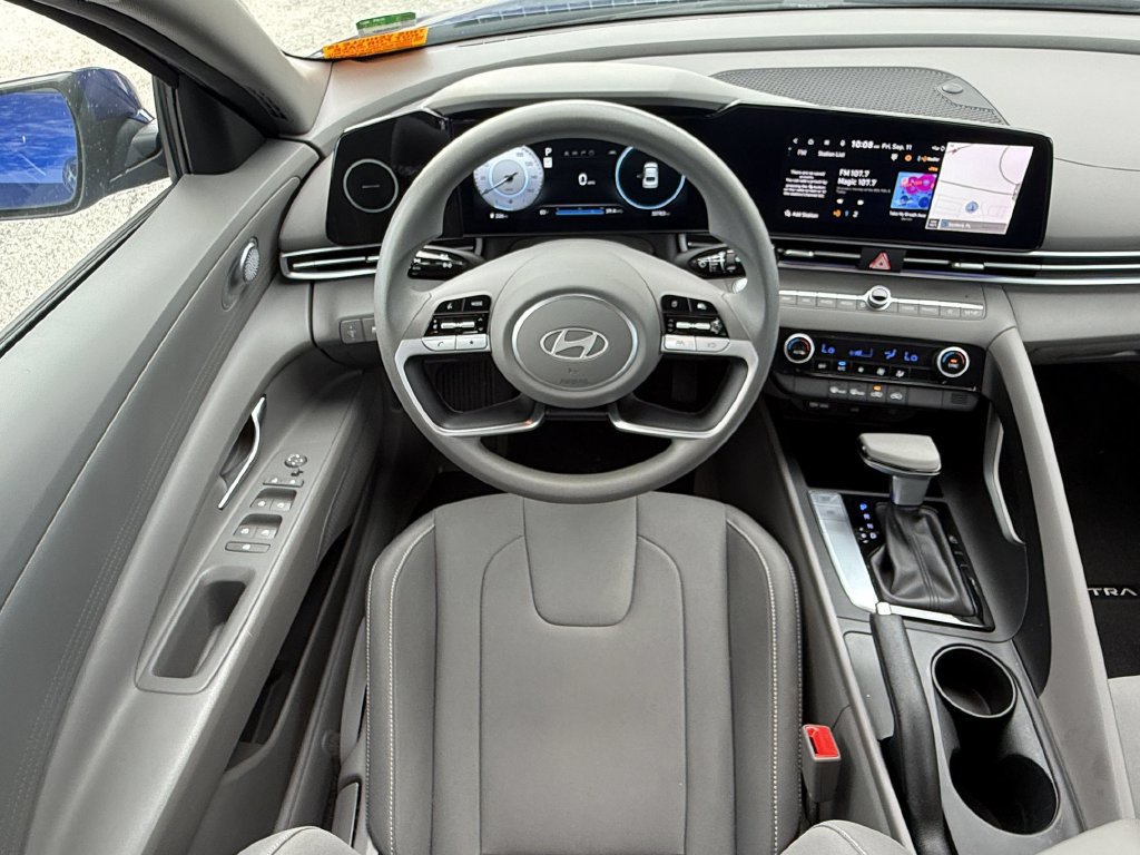 Used 2024 Hyundai Elantra SEL FWD image 12