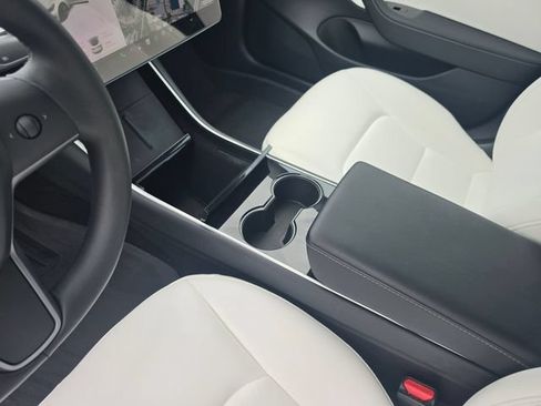 Used 2020 Tesla Model 3 Standard Range Plus RWD image 23