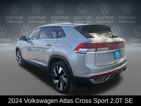 Used 2024 Volkswagen Atlas Cross Sport SE FWD image 3