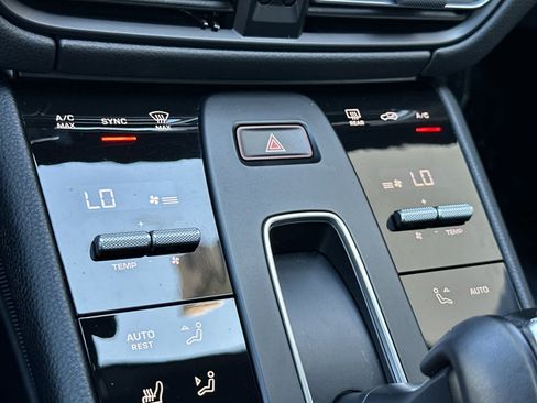 Certified 2025 Porsche Macan image 23