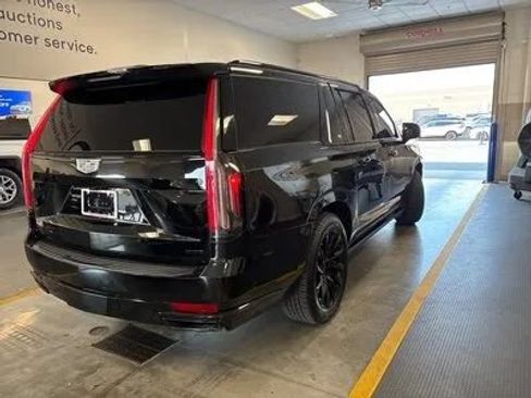 Used 2023 Cadillac Escalade ESV Sport w/ LPO, ONYX Package AWD/4WD image 10