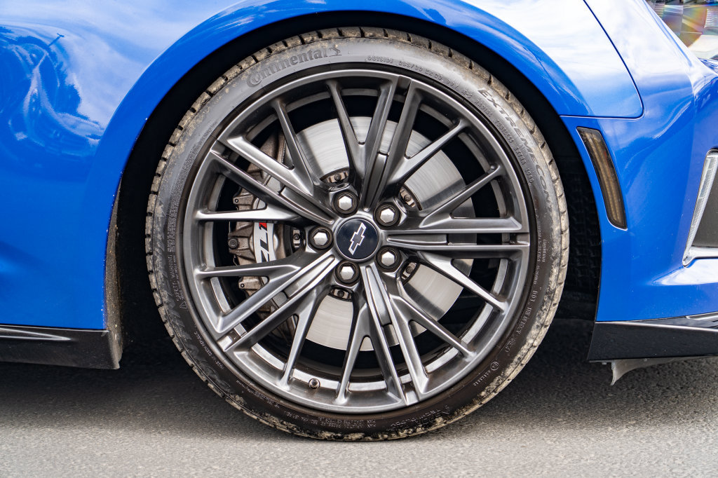 Used 2021 Chevrolet Camaro ZL1 RWD image 7