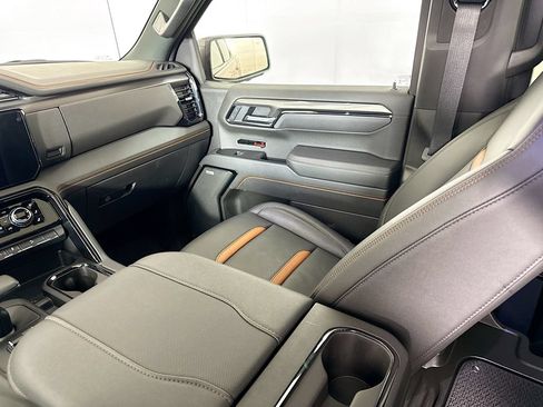 Used 2026 GMC Sierra 1500 AT4 w/ Technology Package AWD/4WD image 27