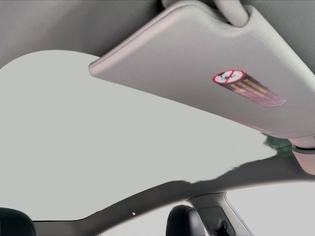 Used 2025 Tesla Model Y Long Range RWD image 17