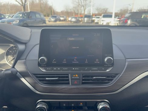 Used 2023 Nissan Altima 2.5 SV image 11