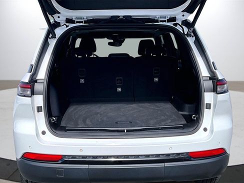 Used 2023 Jeep Grand Cherokee Altitude image 25