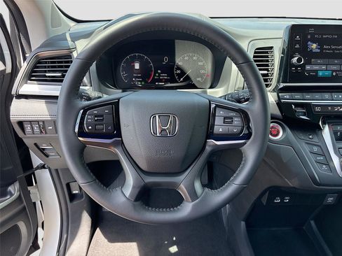 Certified 2026 Honda Odyssey EX-L image 13