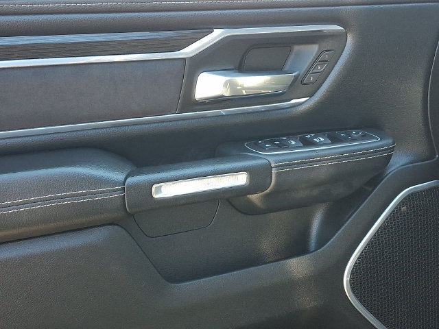 Used 2023 RAM 1500 Laramie AWD/4WD image 23