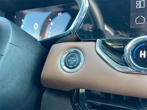 Used 2023 GMC Canyon AT4 w/ AT4 Premium Package image 17