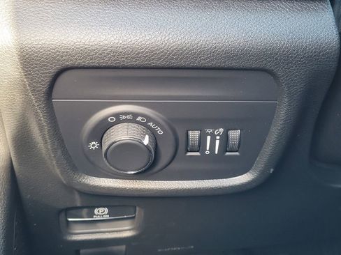 New 2026 Jeep Grand Cherokee Altitude RWD image 12