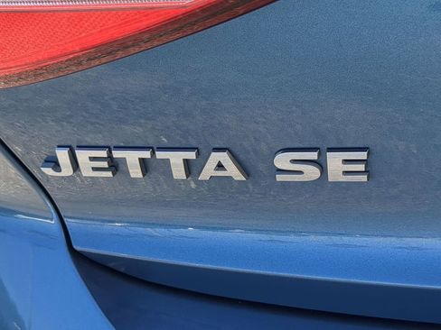 Used 2015 Volkswagen Jetta SE FWD image 10
