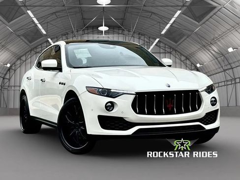 Used 2018 Maserati Levante AWD/4WD image 41