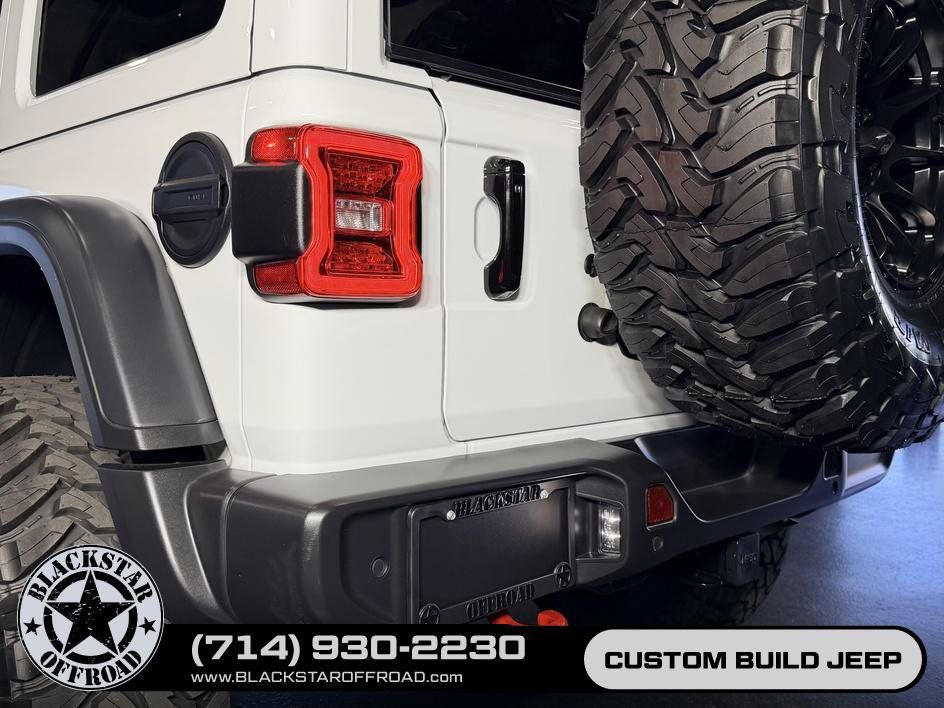 Used 2024 Jeep Wrangler Unlimited Rubicon w/ Technology Group AWD/4WD image 11