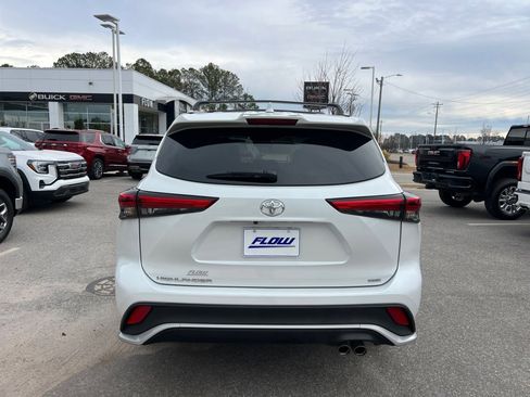 Used 2023 Toyota Highlander XSE image 14