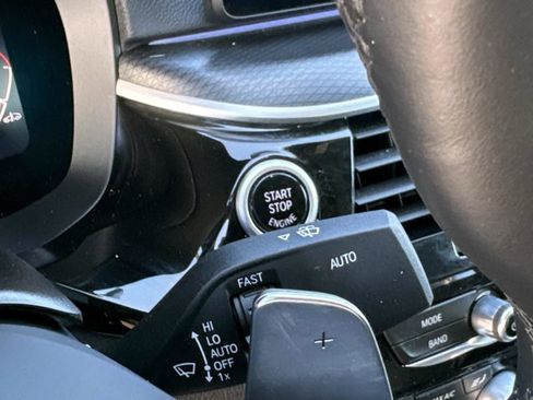 Used 2023 BMW 540i w/ M Sport Package image 25