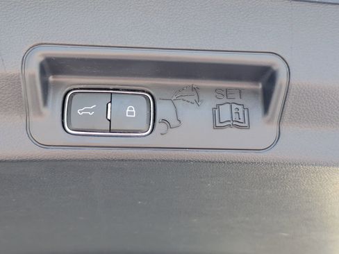 Used 2025 Ford Explorer Active w/ Active Comfort Package AWD/4WD image 32