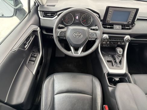 Used 2020 Toyota RAV4 XLE Premium FWD image 26