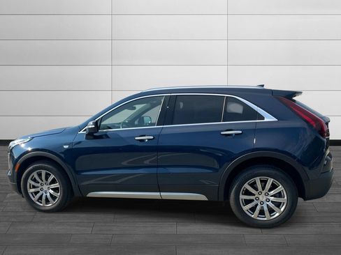 Used 2021 Cadillac XT4 Premium Luxury FWD image 2