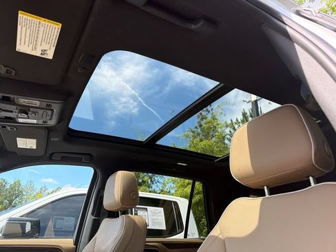 Used 2023 Chevrolet Tahoe Premier RWD image 33