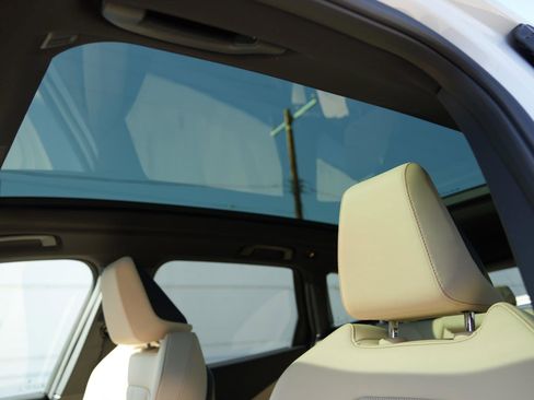 Used 2025 BMW X3 xDrive30i w/ Convenience Package image 11