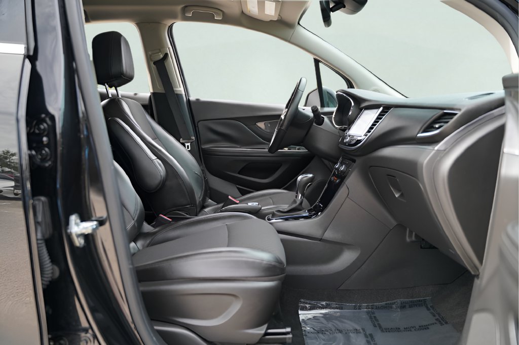 Used 2019 Buick Encore Sport Touring FWD image 22