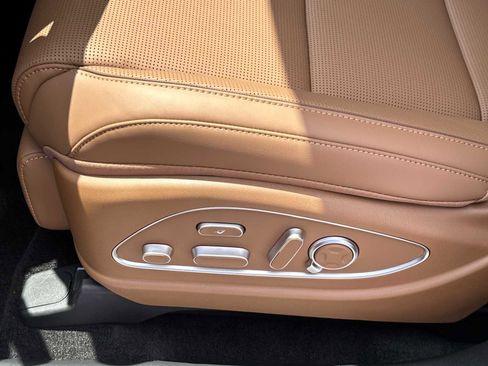 New 2026 Hyundai Palisade Calligraphy FWD image 10