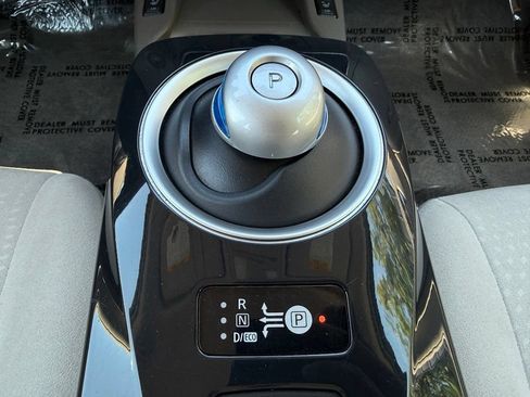 Used 2012 Nissan Leaf SL FWD image 33