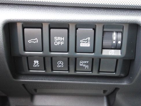 Used 2020 Subaru Forester Limited image 24